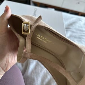 Nude T-Strap Charles David Pumps (Made in Italy)